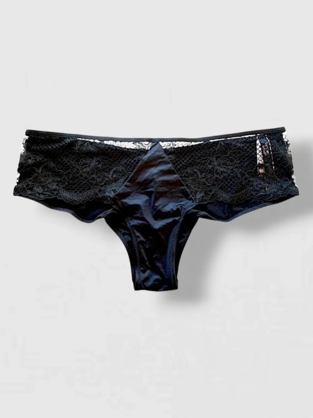 Victoria’s Secret Cheeky Panties Large New